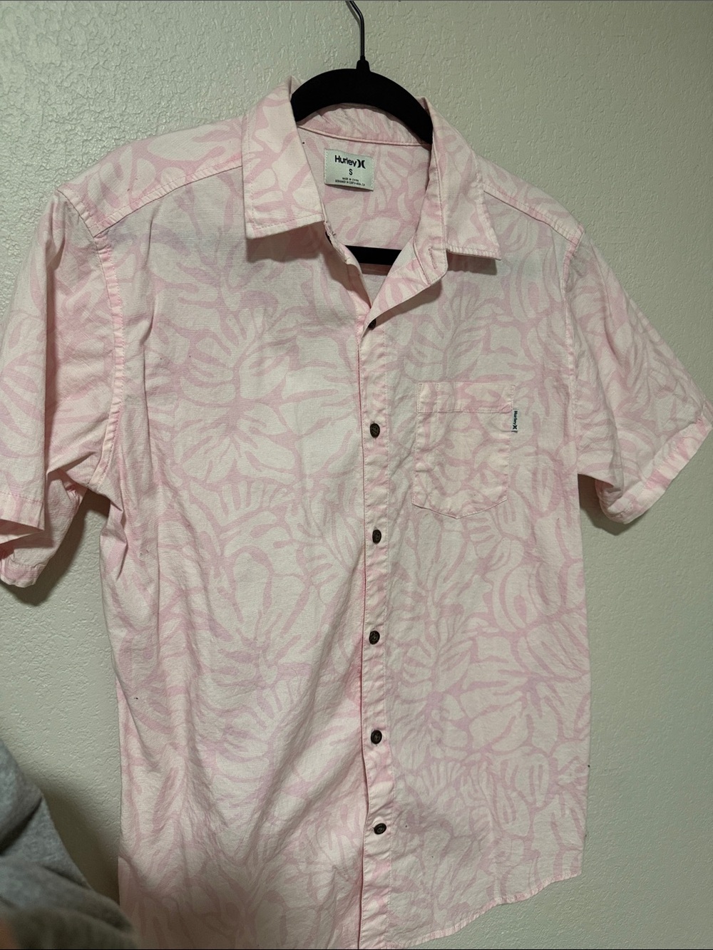 Hurley Light Pink Short Sleeve Button Down Shirt - Picture 4 of 4